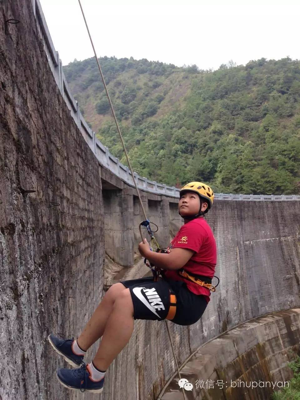 星空体育app下载摩托车赛总决赛，岭南玄武队与蓬莱闪电队逆转，体能对抗拉满！韧性与执行并存的简单介绍